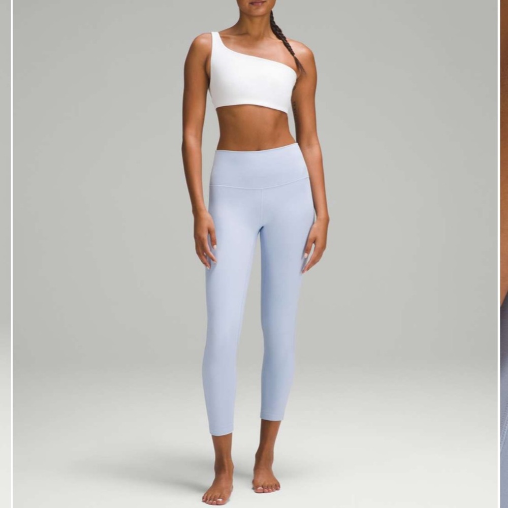 Lululemon Align High-Rise Pant 25"
Blue Linen size 2